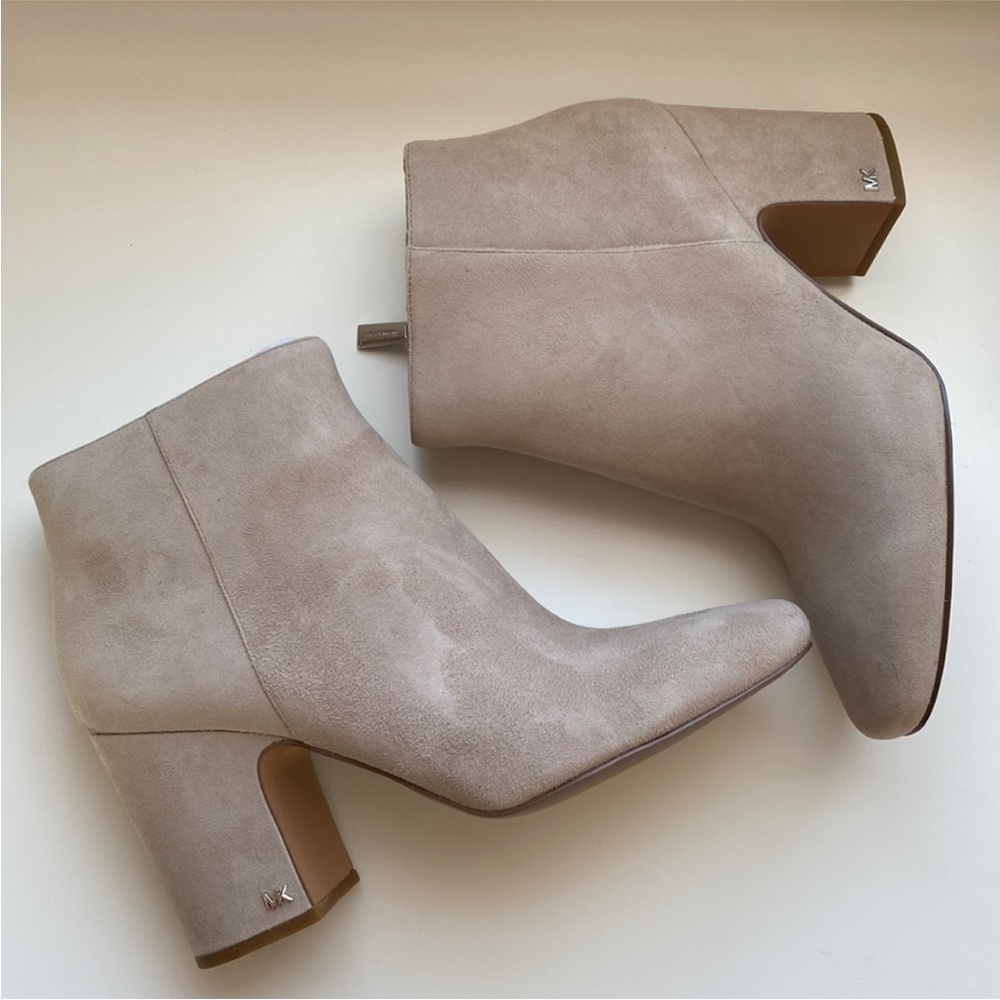 Michael Kors size 9M taupe suede booties, tan boots, designer boots, taupe boots